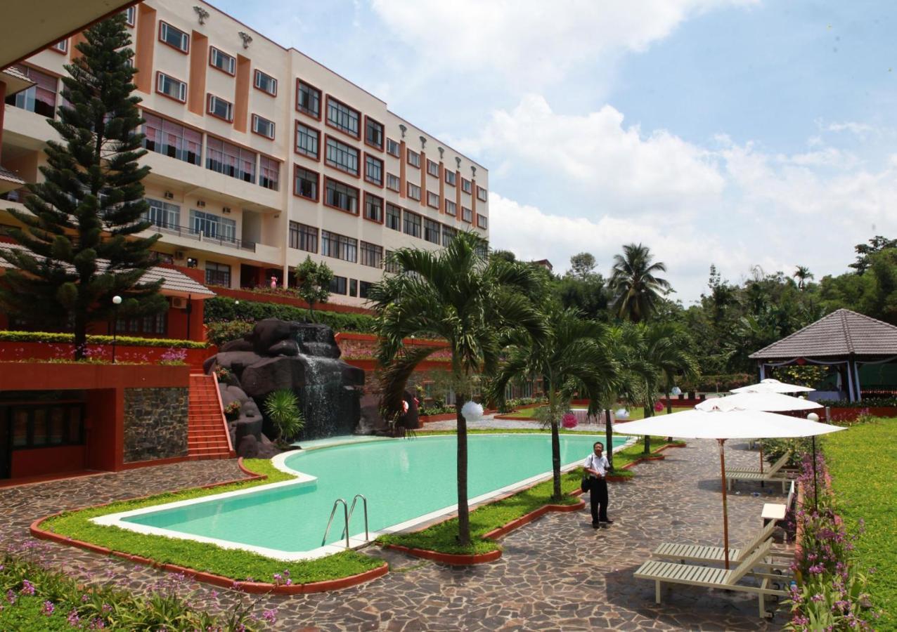 Dam San Hotel Buon Ma Thuot Bagian luar foto