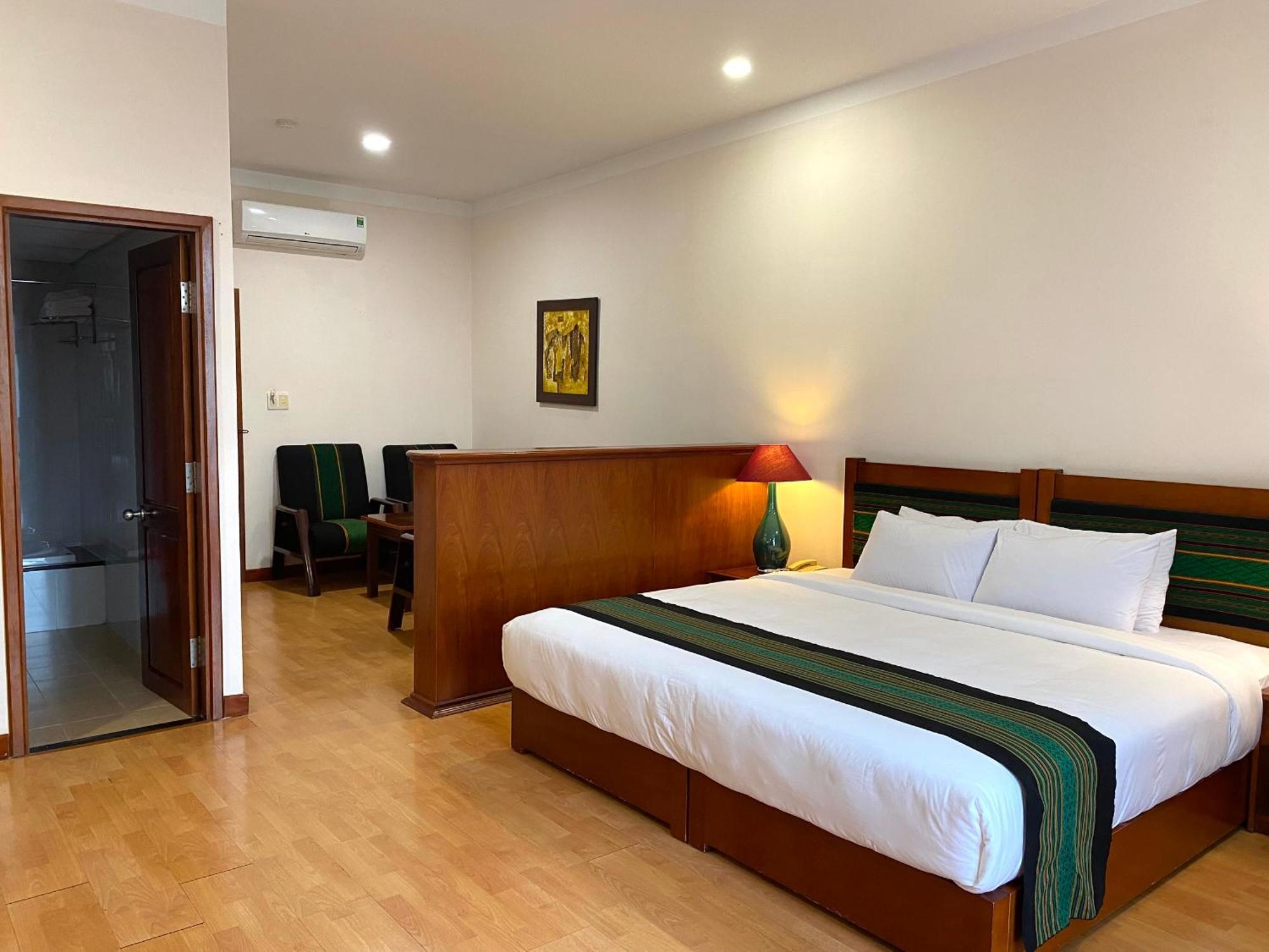 Dam San Hotel Buon Ma Thuot Bagian luar foto